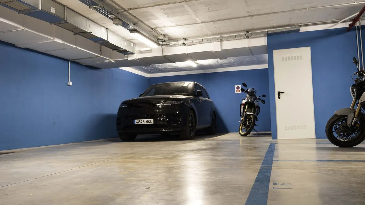 9e72700b-b8c2-4731-ade8-bf1033b4cc71