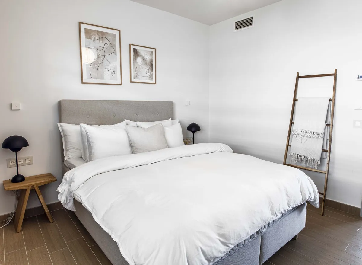 b7f5249a-fb0e-4e5b-9072-294f67f0e9bb