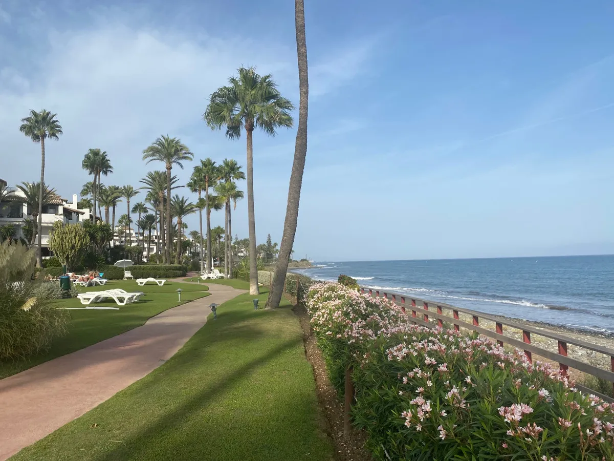 9932e1dc-ab3c-40e9-95c0-68105f00892a