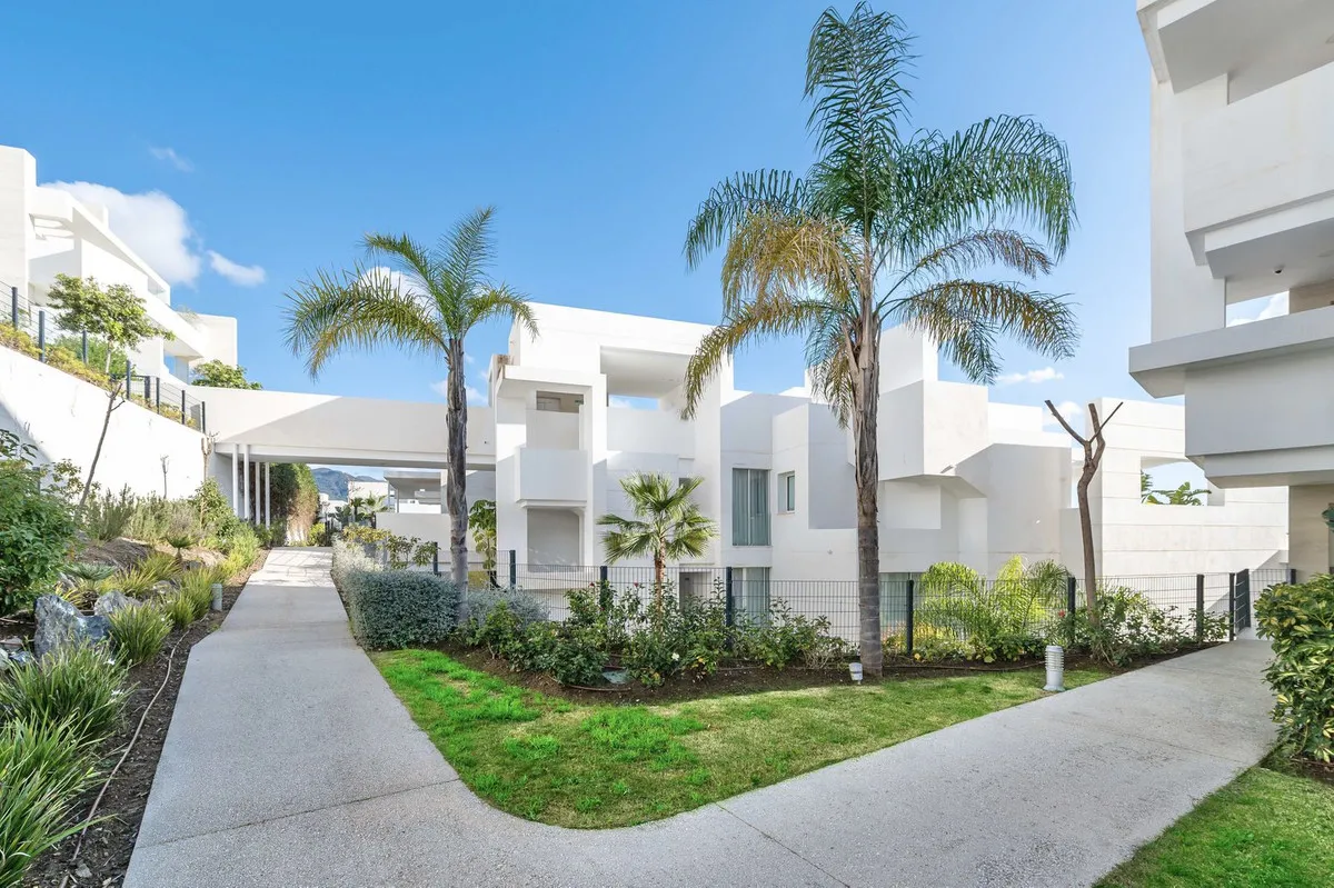 79d1561c-721f-41d2-9d3b-b74782455d0d