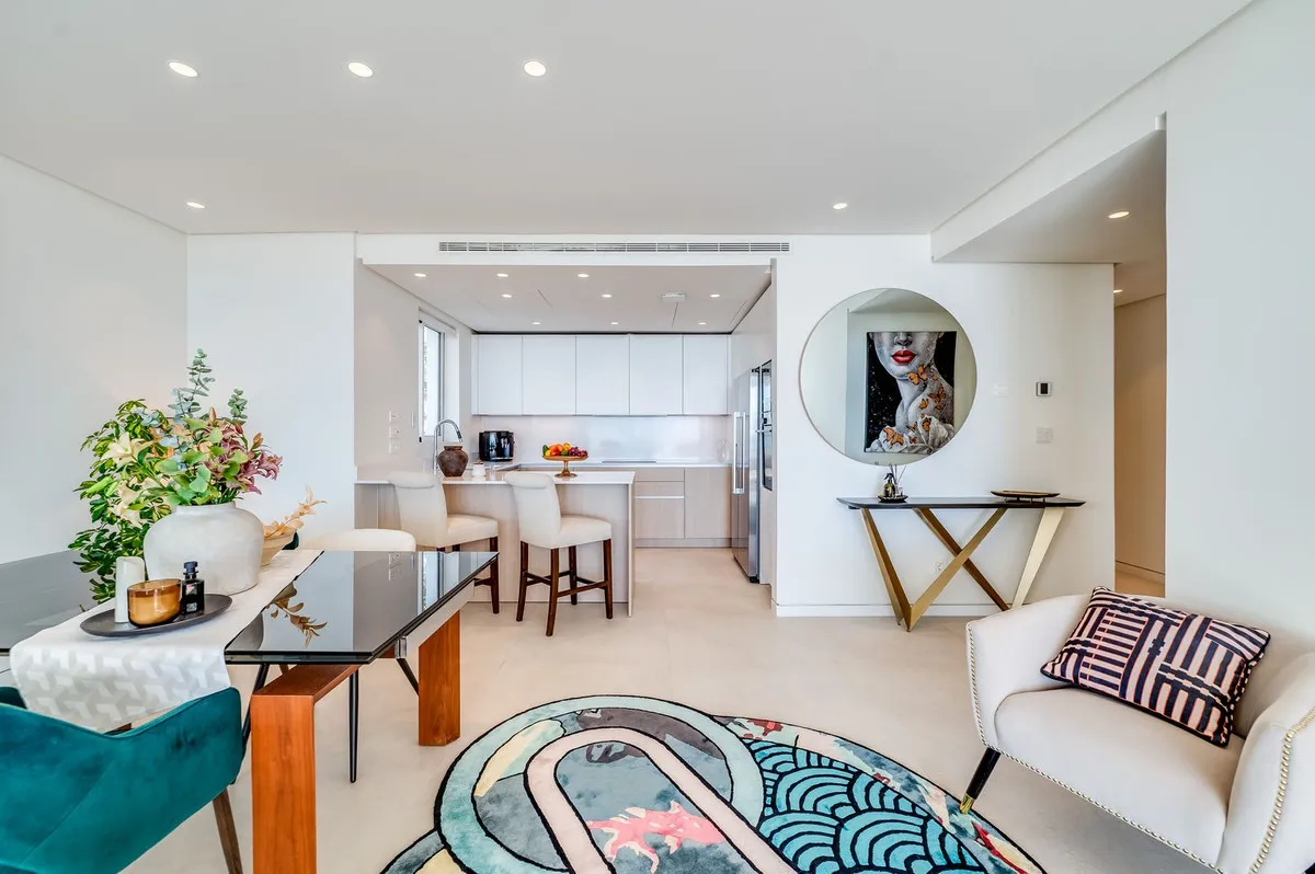 c939e4ce-24c4-4abf-839c-434320b20eb6