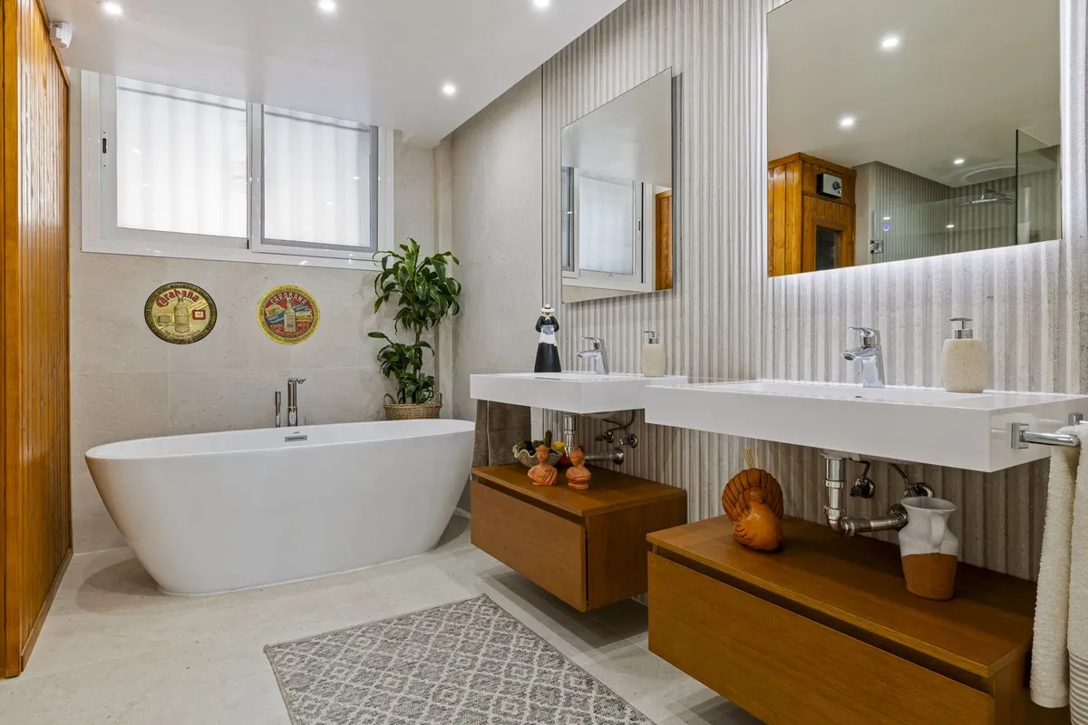 55d5036a-d740-4c90-be7d-fe7fb15992d7