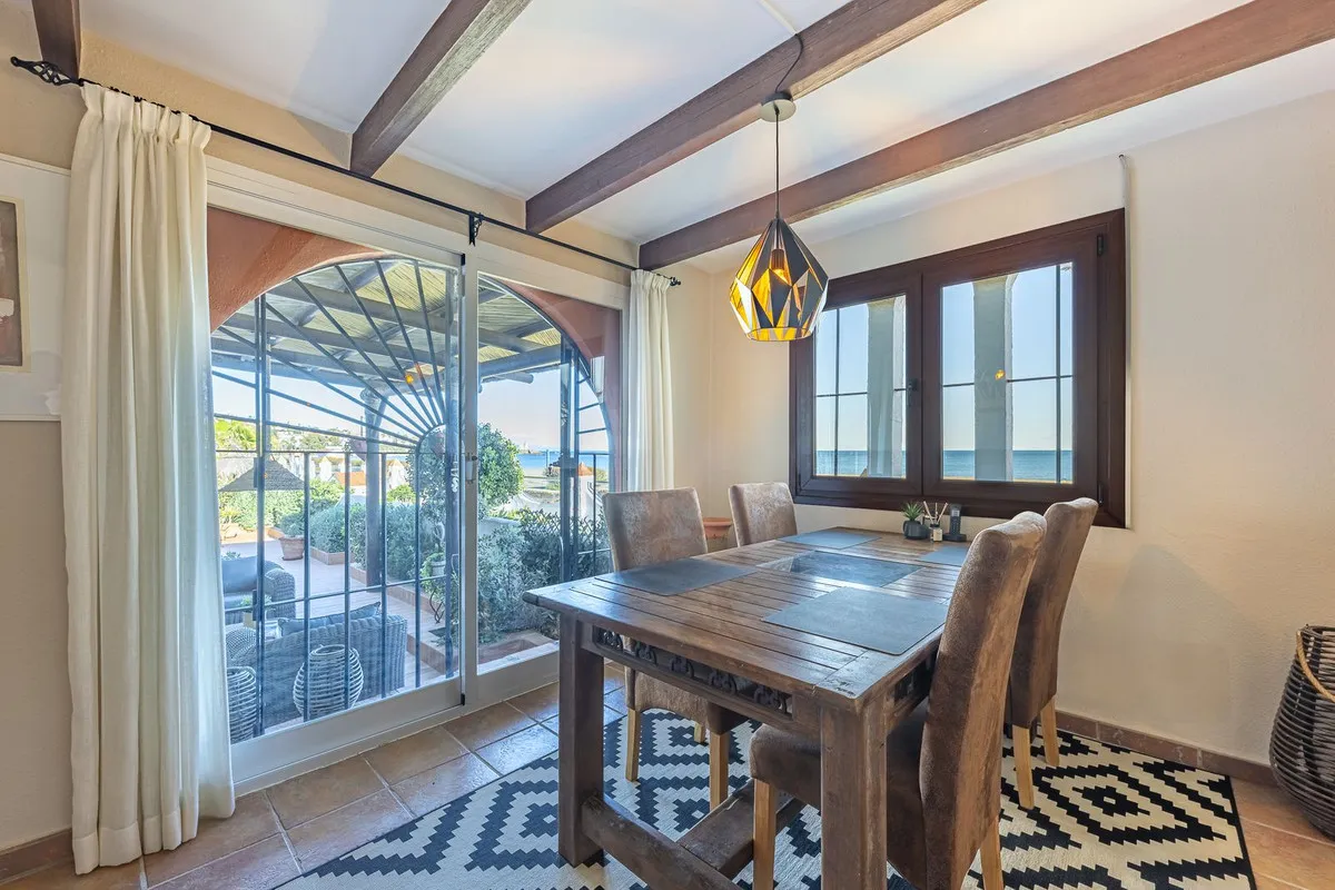 9a75f976-cf88-41b2-853c-3785078b7d96