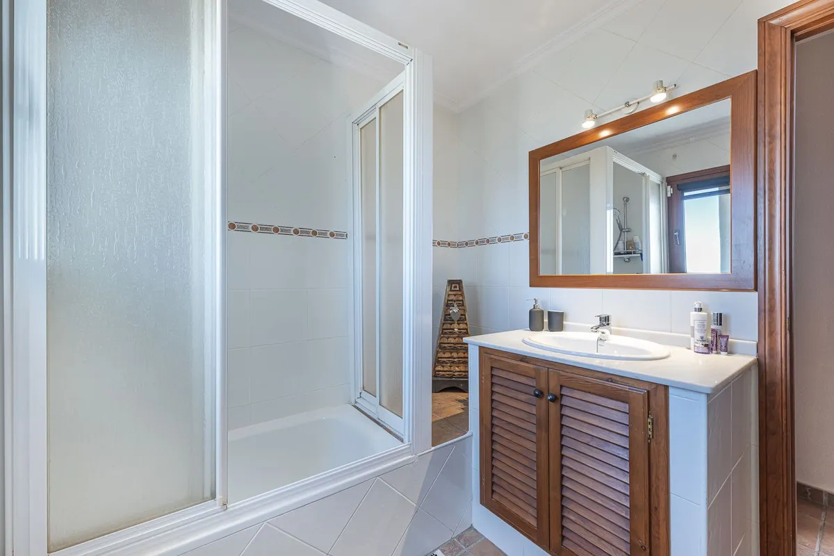 a09137f0-cd68-47b5-ac12-da7be4be2f02