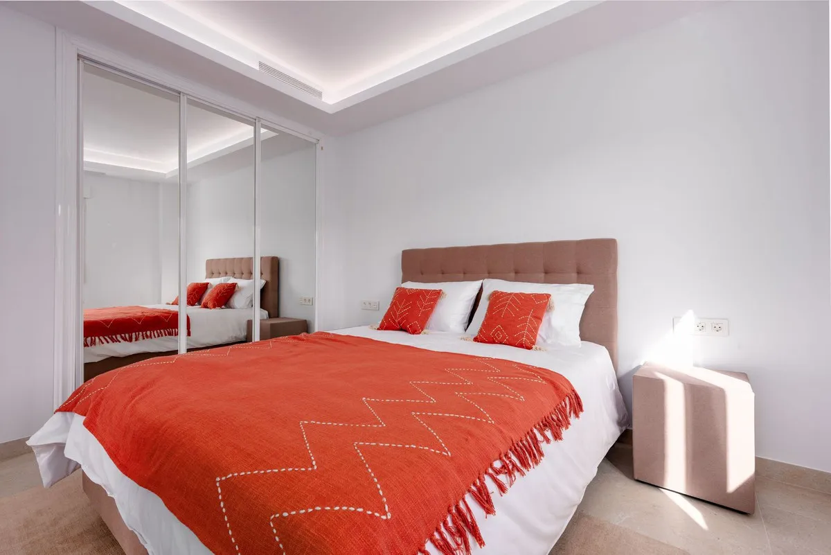 8b80d9ee-8fa5-4c85-8b6a-820ae2960972