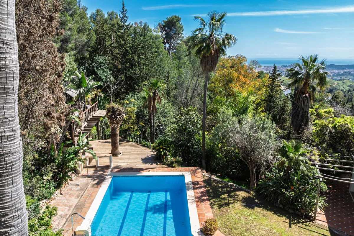 7b988695-d062-48bc-b566-b842e849c7eb