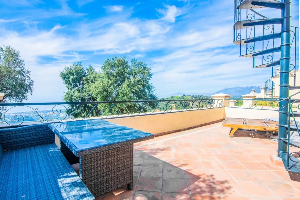 0f5a743a-81fd-4f01-ad7b-1f1c708b5998