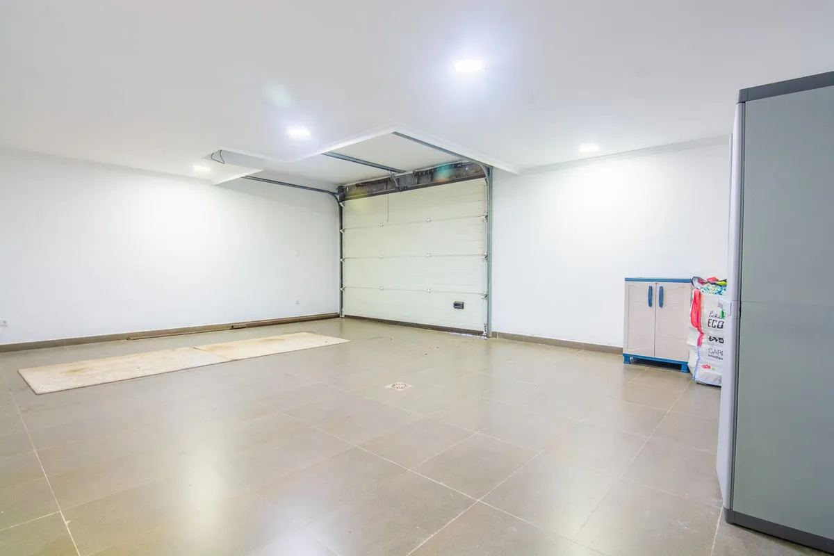 9d86e094-9bf7-4c76-bba2-4e3c720e2124