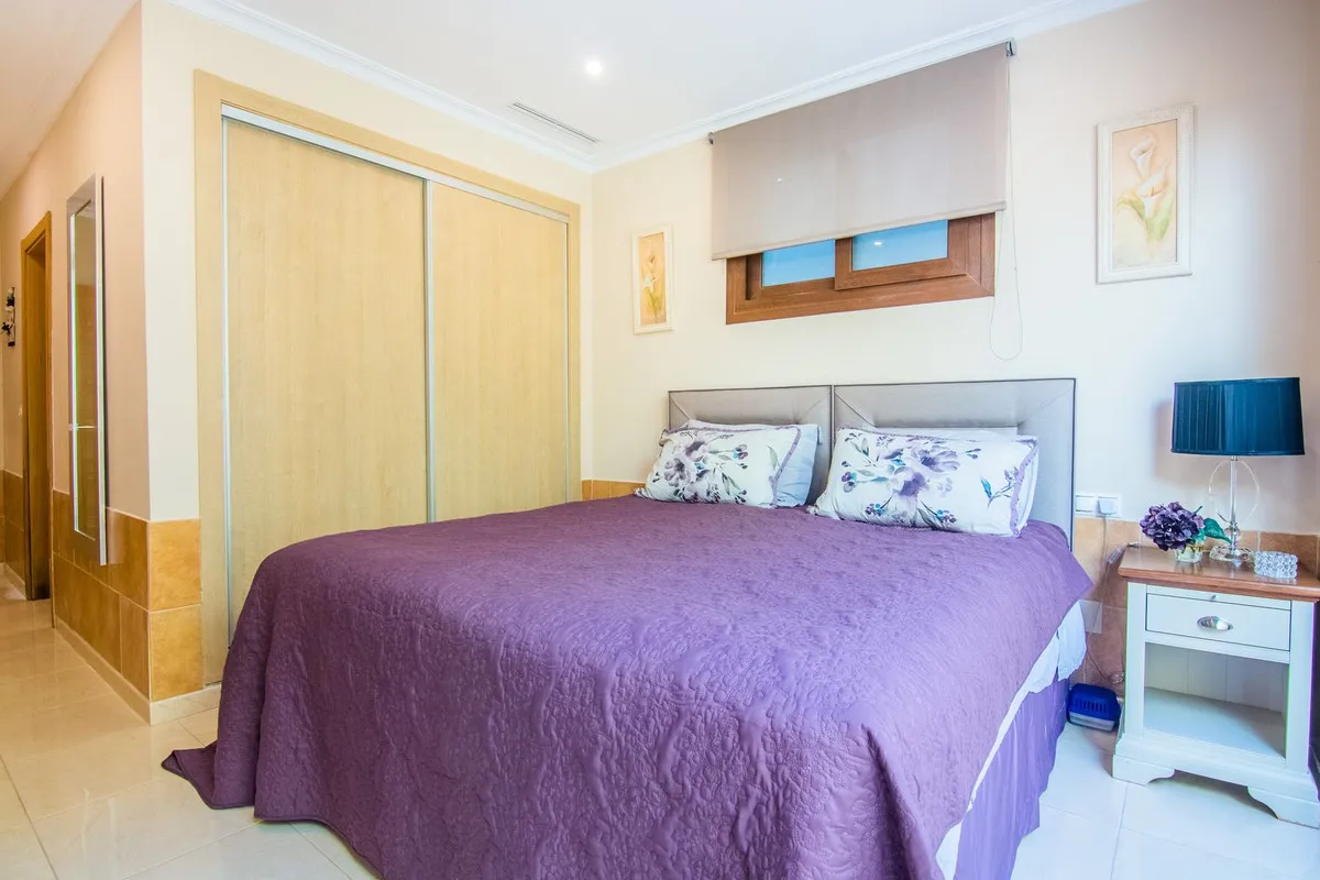 b40d6a4a-82c0-4be8-9593-b20e3c2418c2