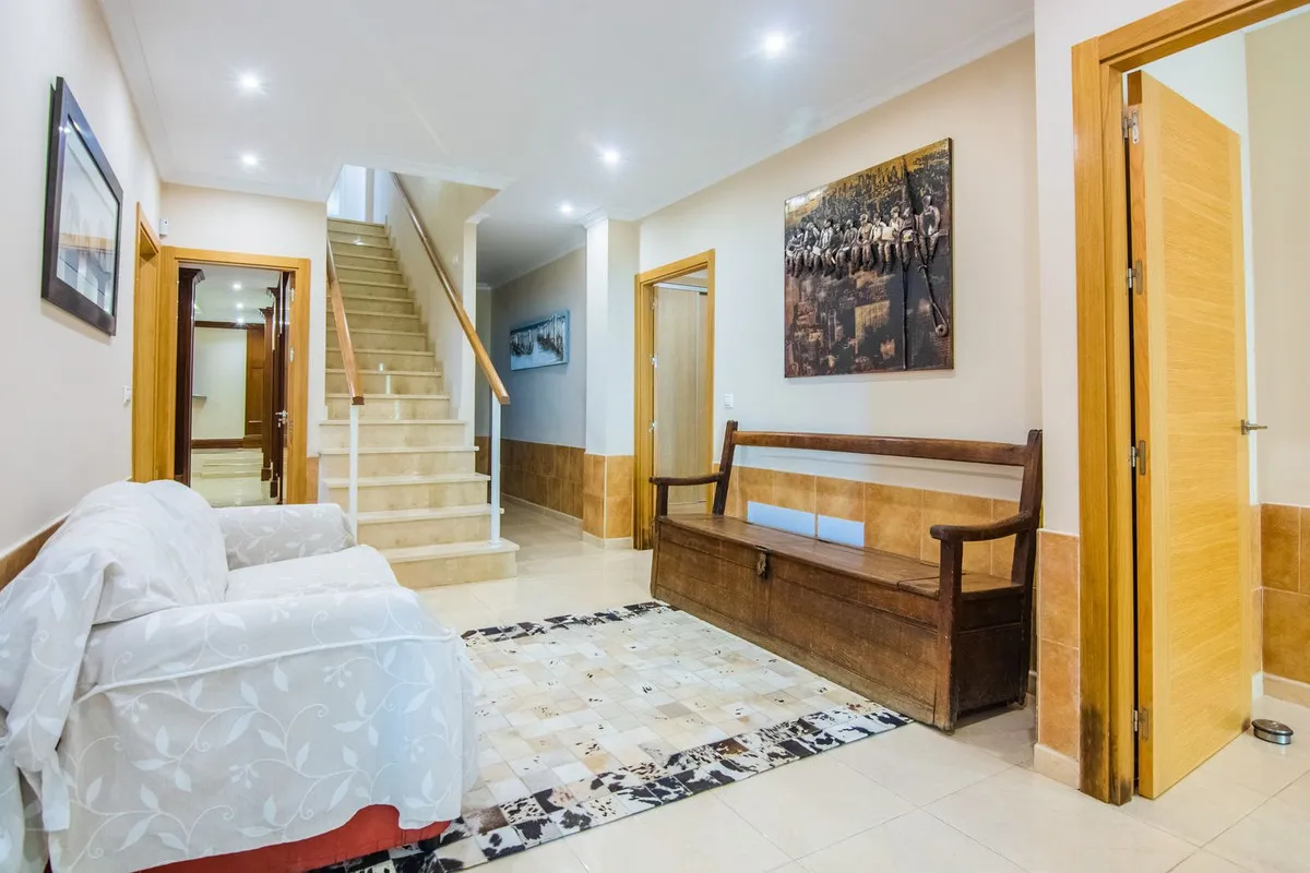 c4b866f8-a1b9-4d02-9dff-90e091873d9b