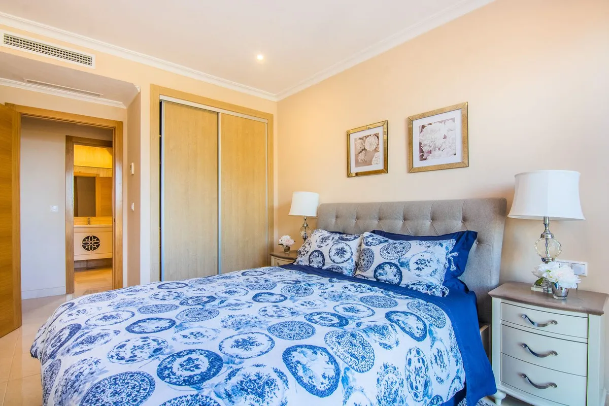 e7da9b79-0b62-4356-b88b-b05ec04a3b54