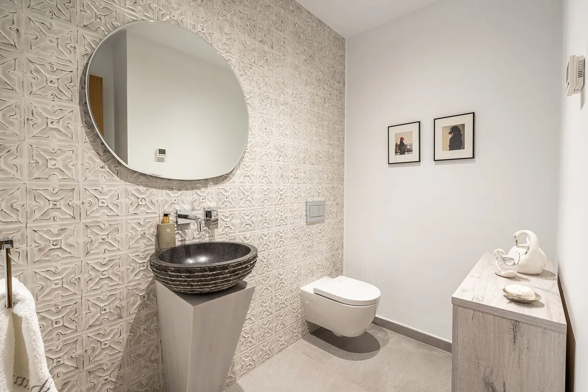 1b8232ef-4597-4d41-ba18-50e04b38841d