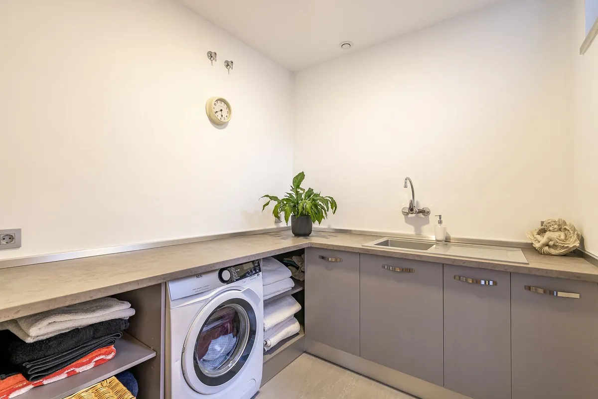 b232e275-6e00-40fd-9f89-42f86ed2a026