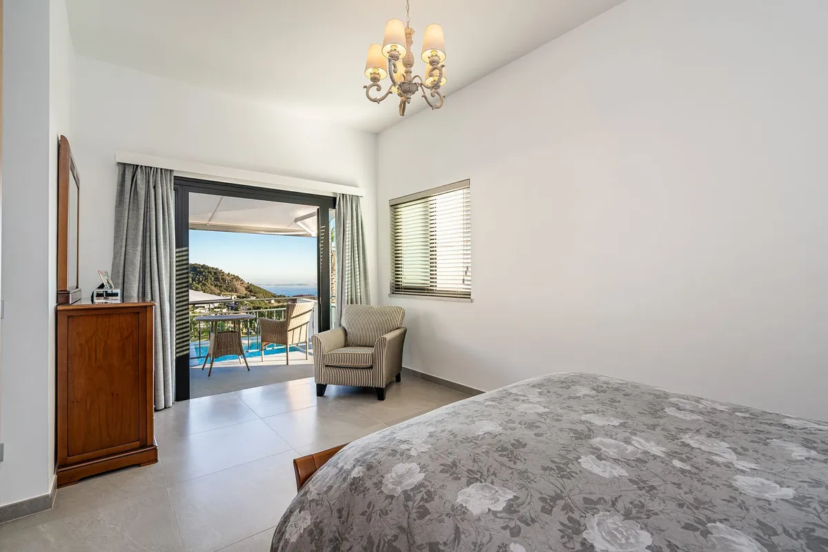 b94a933d-c641-4c3f-89e8-aaf6fbf0172c