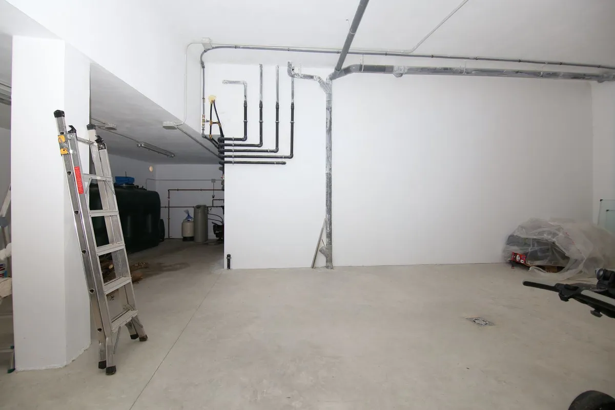 d6056e9e-bdf1-4013-9364-a75ac82f8d4f