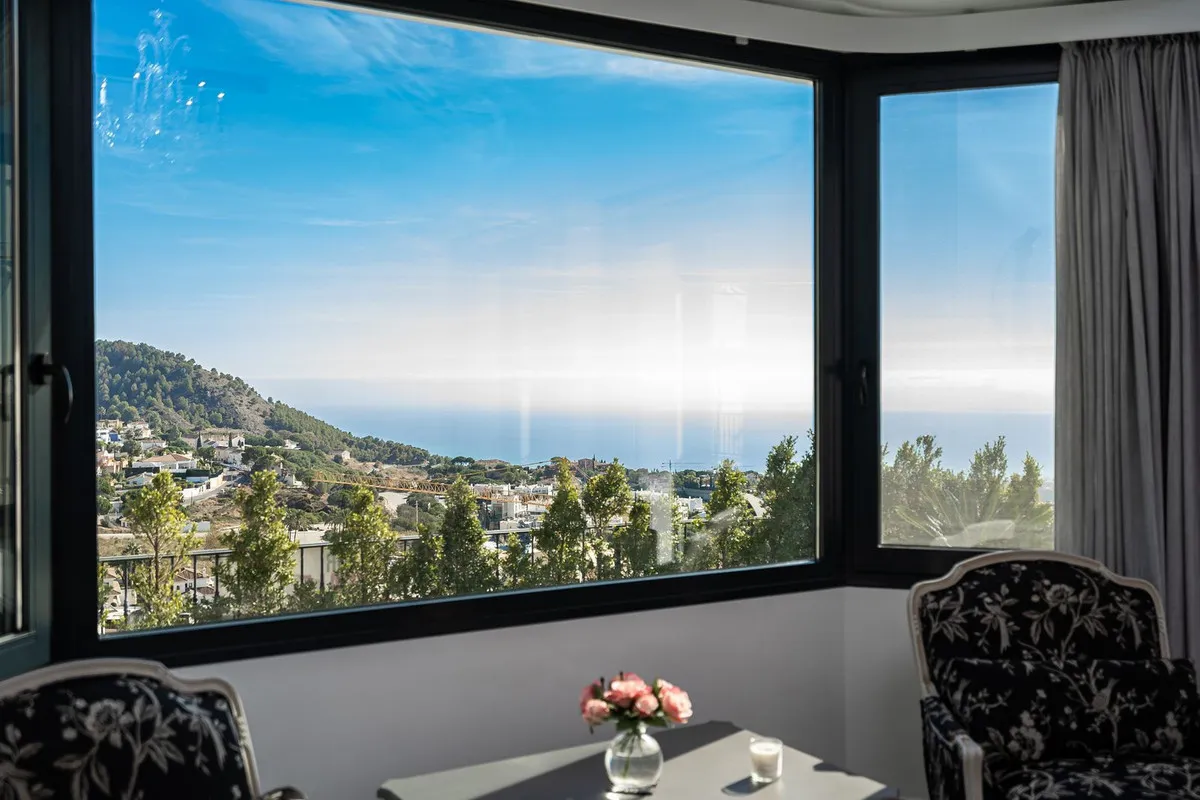 e0581a8b-44ca-4aa4-a33f-5cd324bb540a