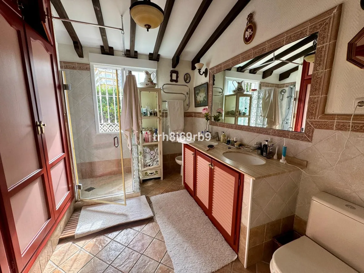 b680fea8-8be6-4a41-9b14-f6b8d8e87903