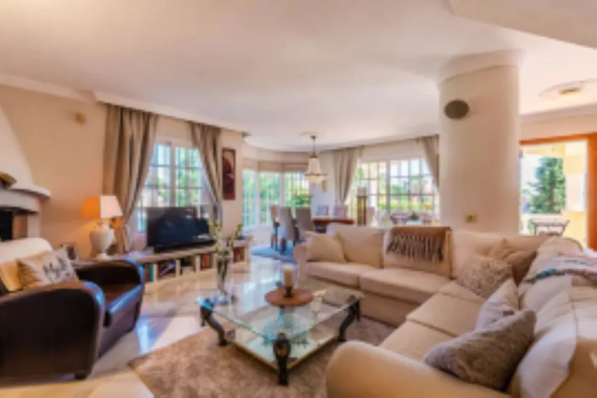 e1b8cc0c-e052-4dd1-84b4-12d2d977e661