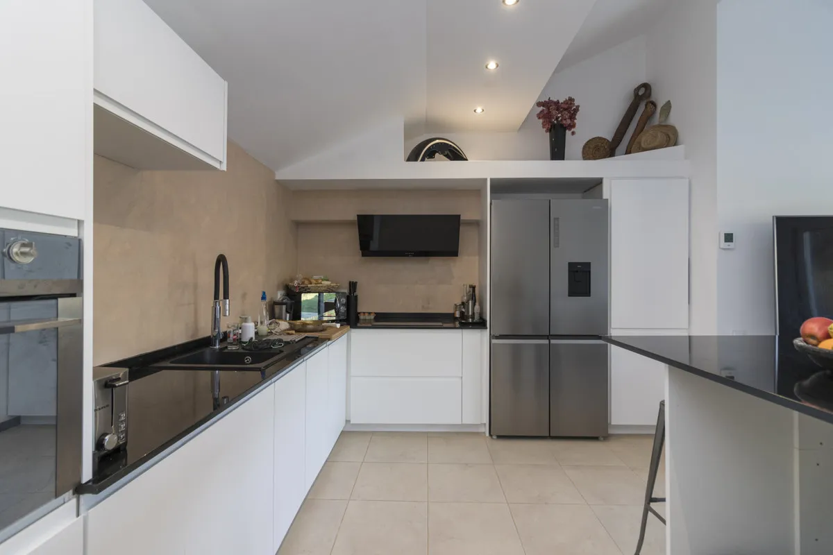 1f99514a-cba7-4f9e-9b71-e2c827fabdd3