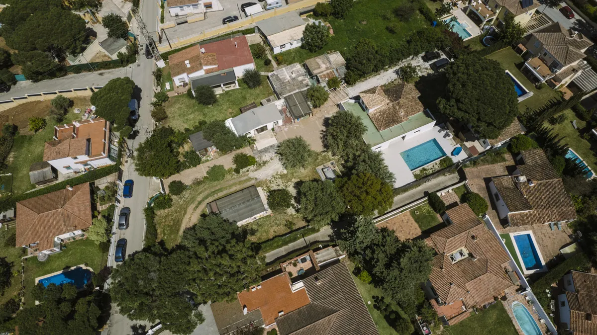 c0c3fdc4-77ea-4678-a795-bdadf3574807