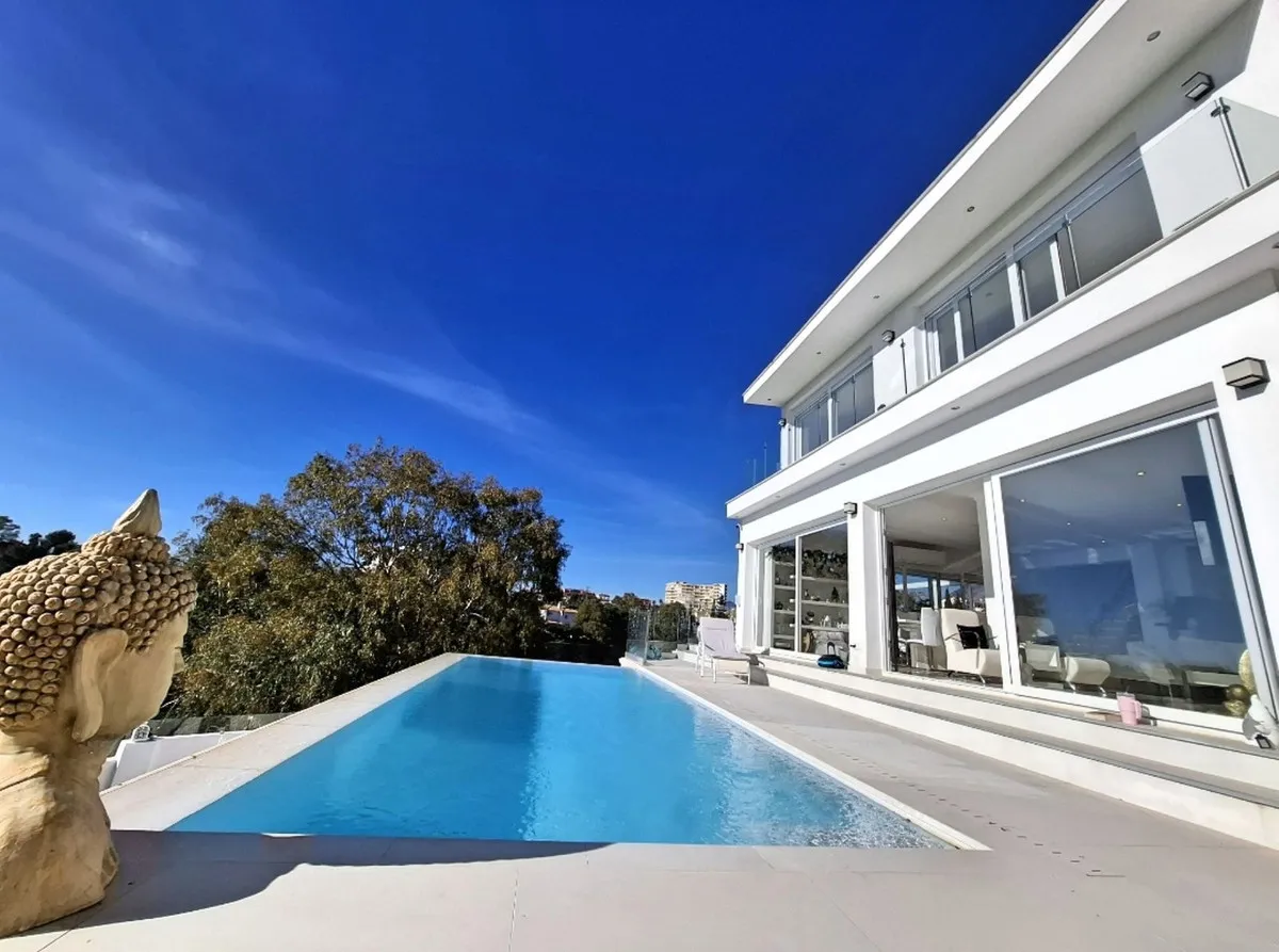 89b77ab7-d5de-40df-bb79-0175f5194c55