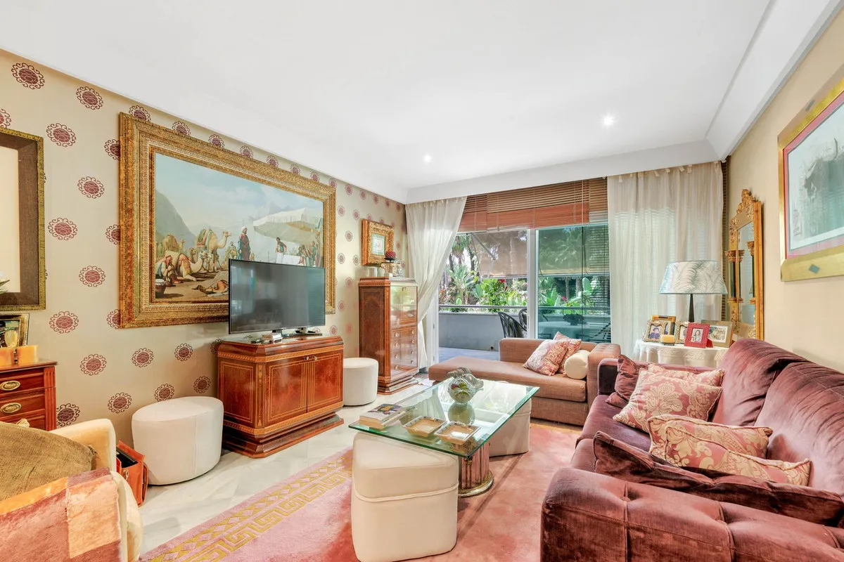 b0e37546-56b1-4903-8fb4-bf475f4501ff