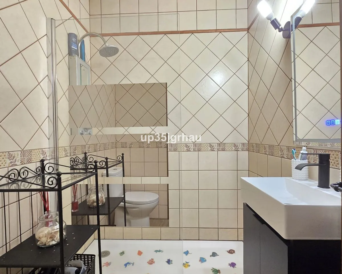 c77a0394-a317-428a-ba93-077ff7bf26c3