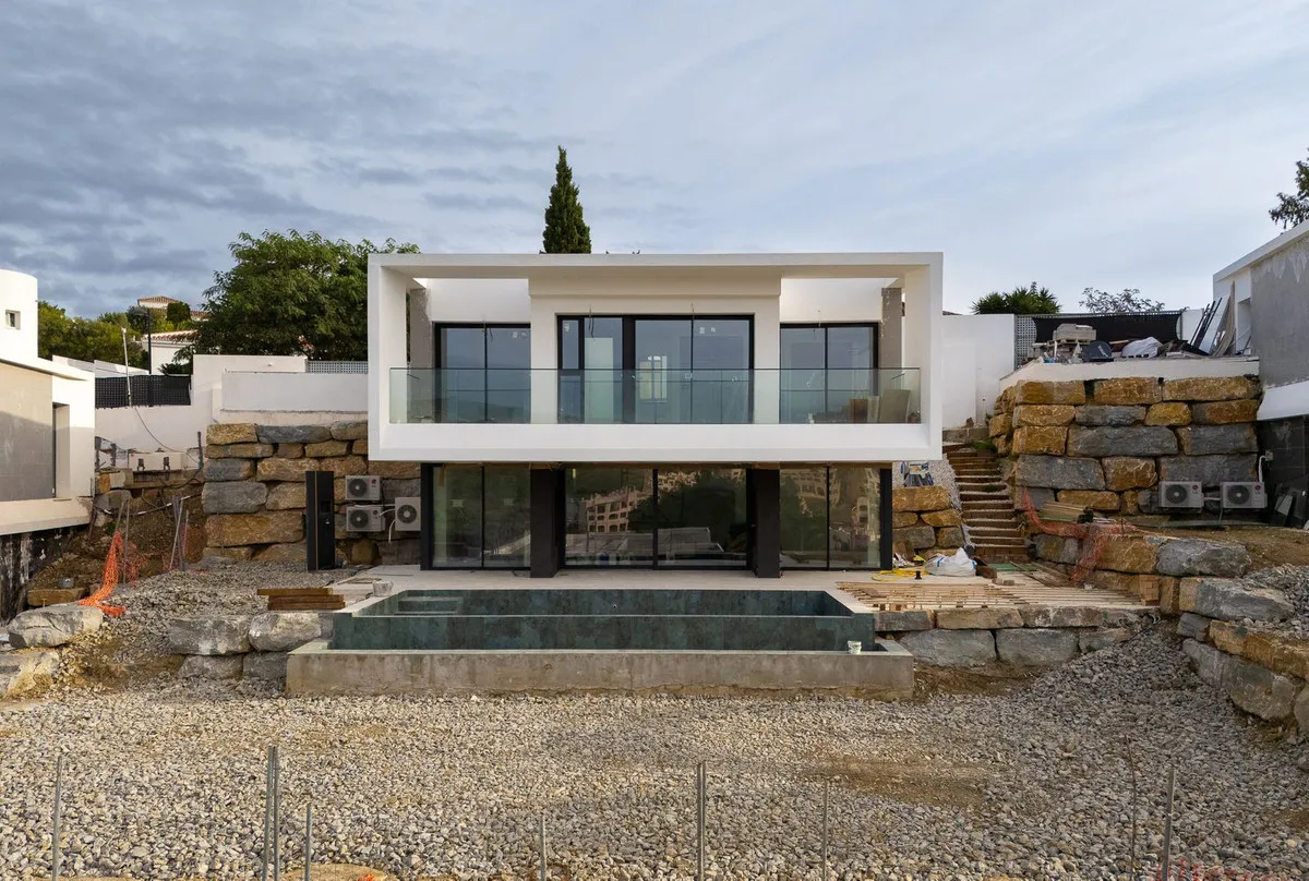 cb1582a6-25c8-4ce1-b9bd-7d1ffa0d9748