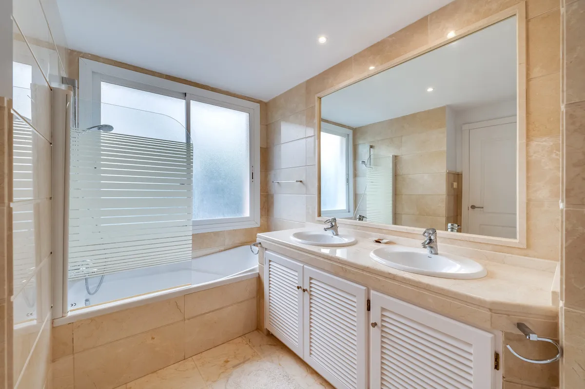 5f2b1d6b-86f8-4649-80bc-cb993a7dd78d