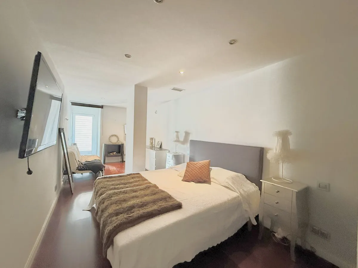 36cb8d15-eb97-48c1-a26d-ec5891378770