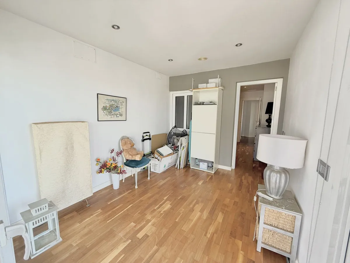 f26fdf5b-9115-47c5-95c4-a7b167727d08