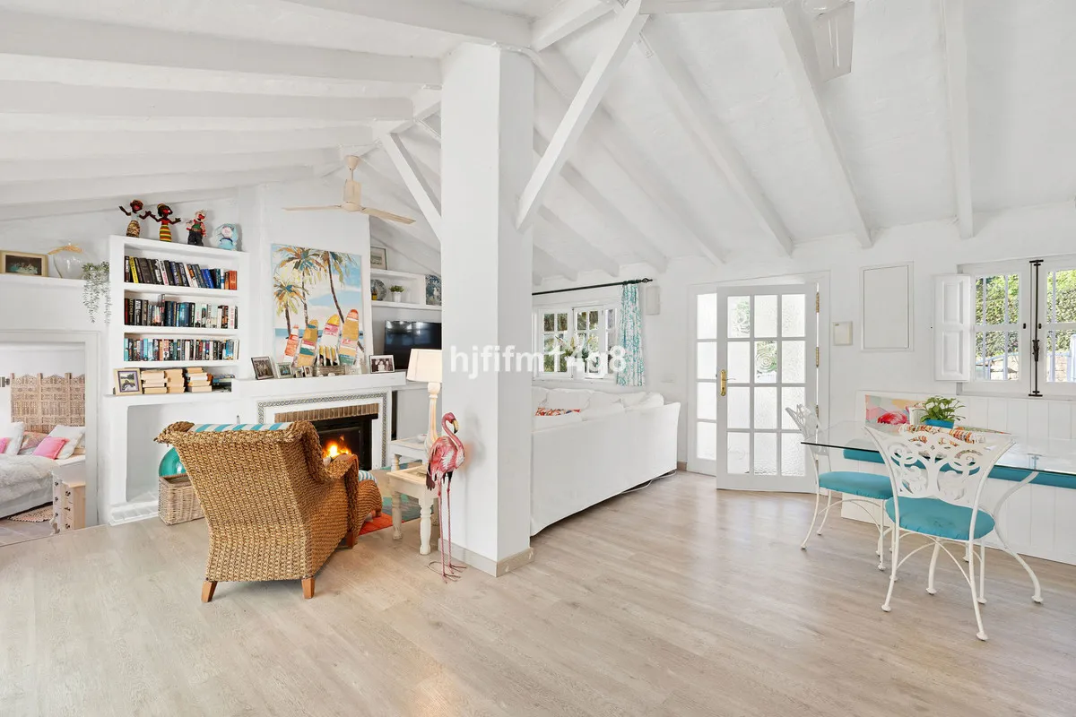 42c99fe3-cb49-4aff-bf62-fe7f7fe02231