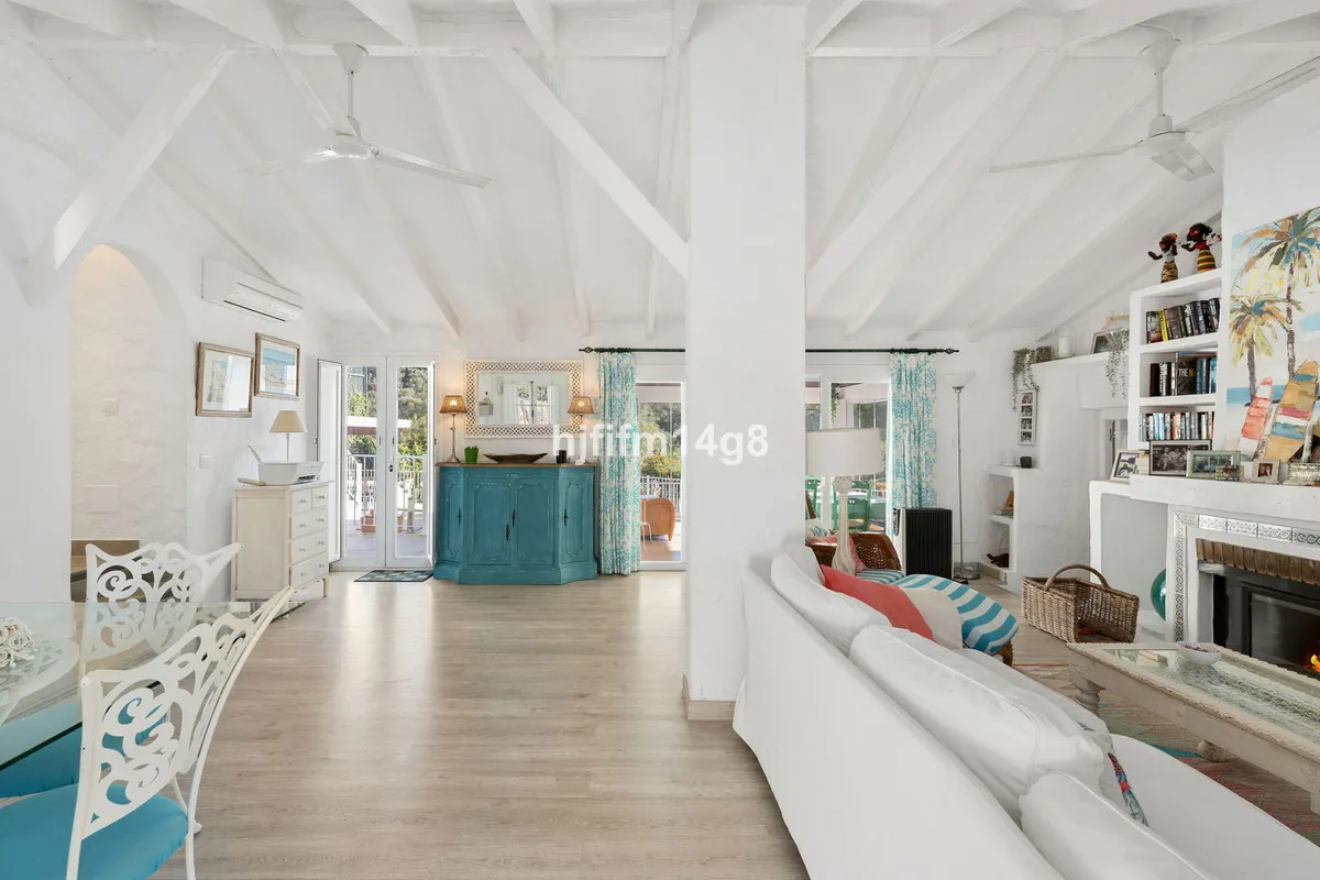 5f588453-fe7f-444c-b5ea-19b01dc0d11d