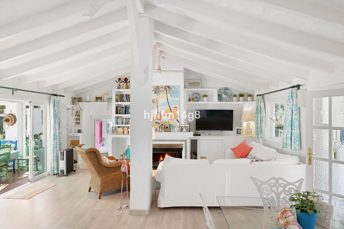 d1ee2504-38fe-4011-b789-104da93ee7fb