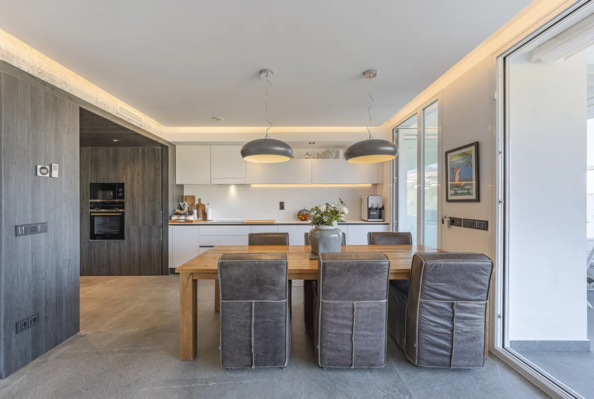 3001a75a-d735-4988-809c-c61169c99036