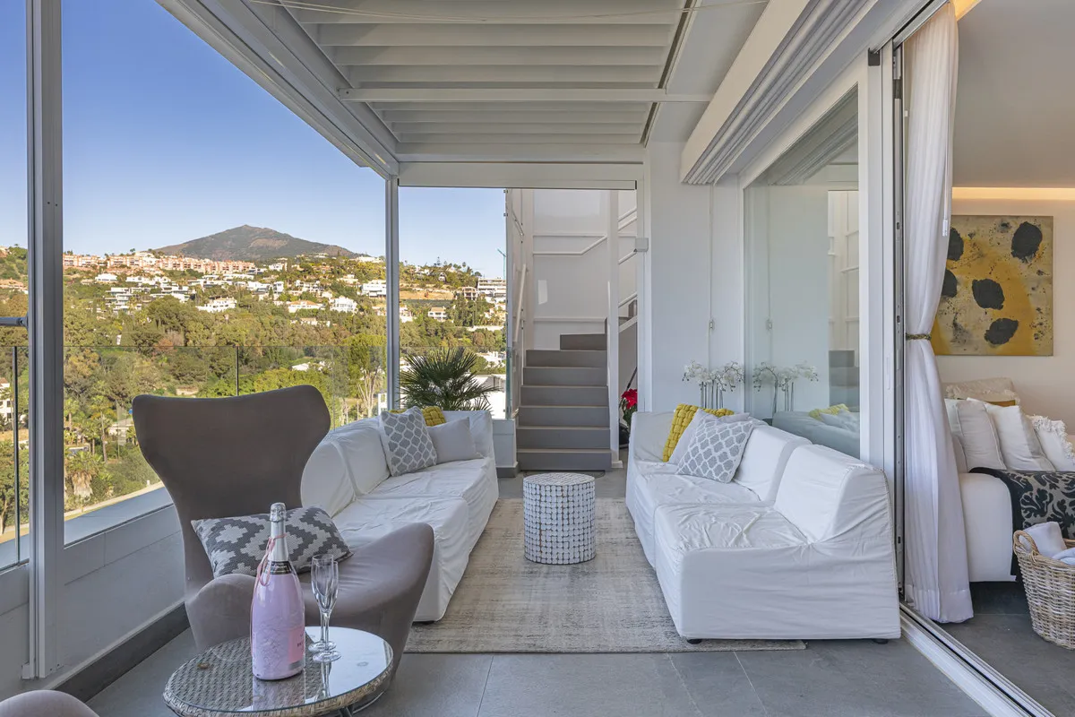 e2396a1c-4aab-4765-bec5-bcd88e33f594