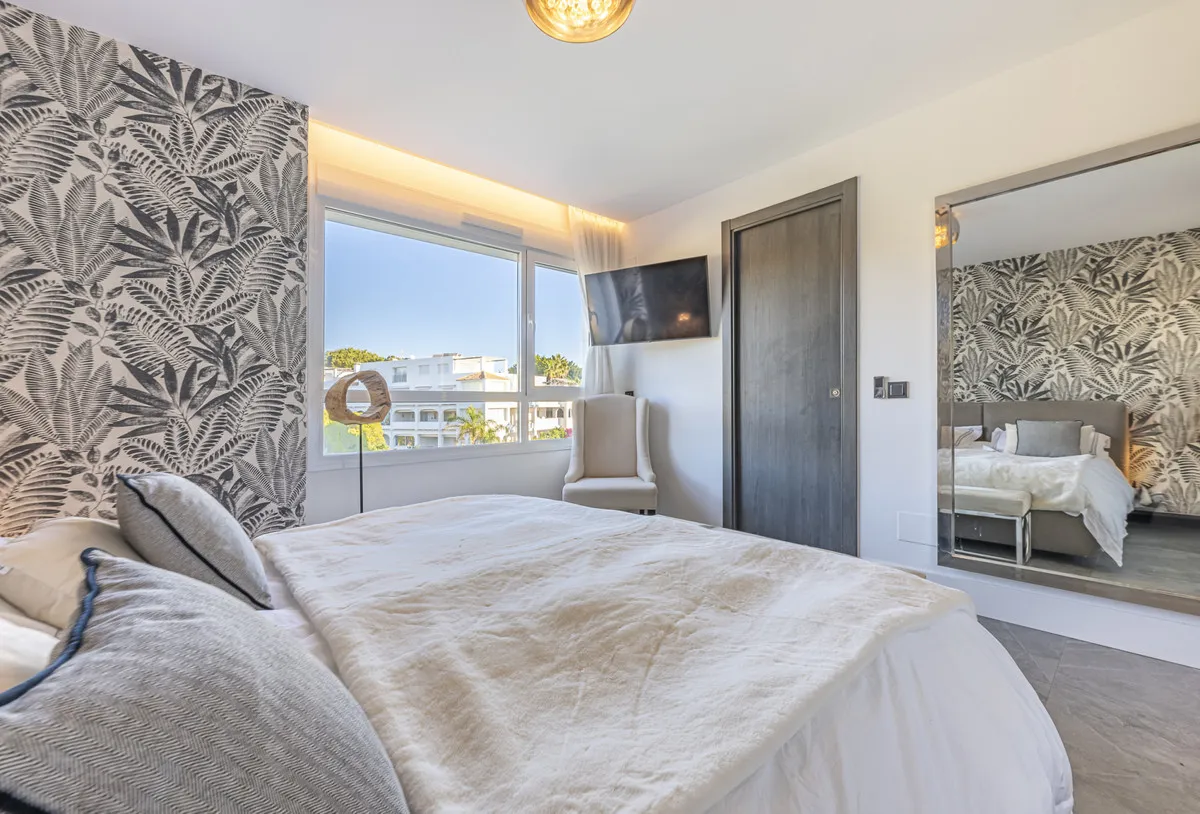 ef8ae6d0-715a-4955-a621-ebe582e0eac6