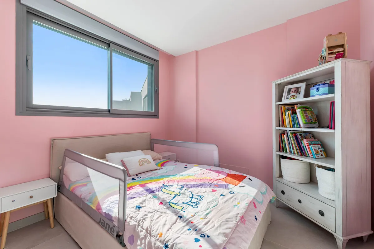 06e48ee8-27bc-445b-aaae-3495ec98ec67