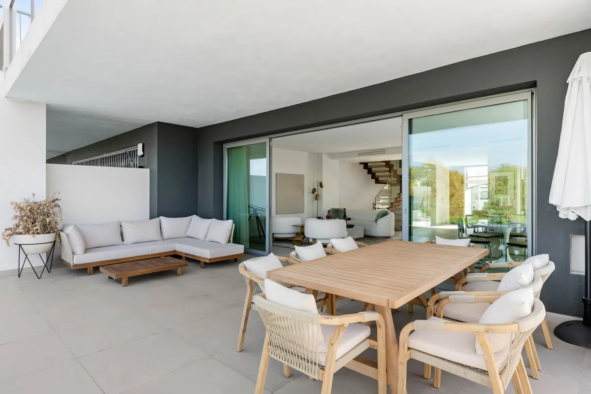 121fd250-783b-4041-93a8-f080a38e892c