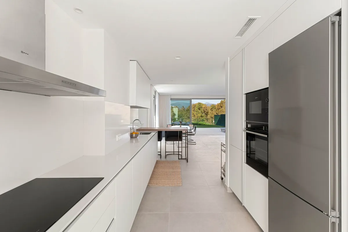 f8815126-8605-4bc2-a47c-e1a969327784