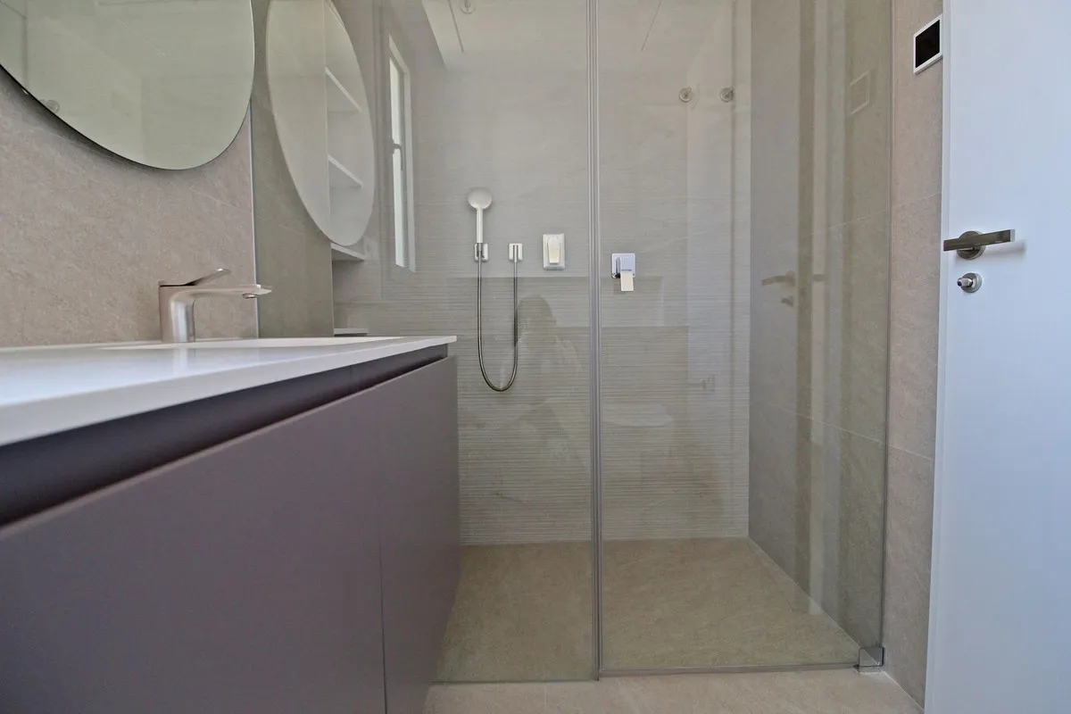 b97cfe17-0838-4833-903c-8385a6129348