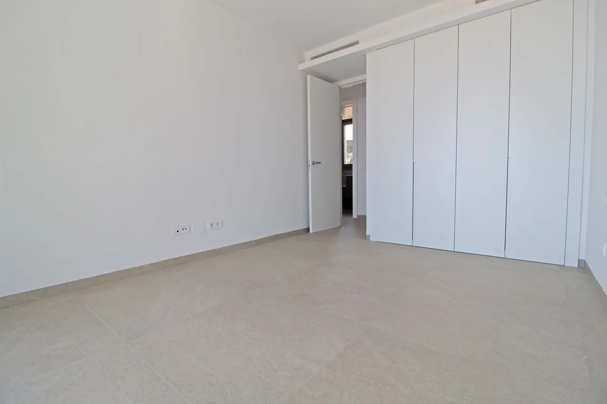 cb779d18-64de-4d94-97ae-9d9a81b99372