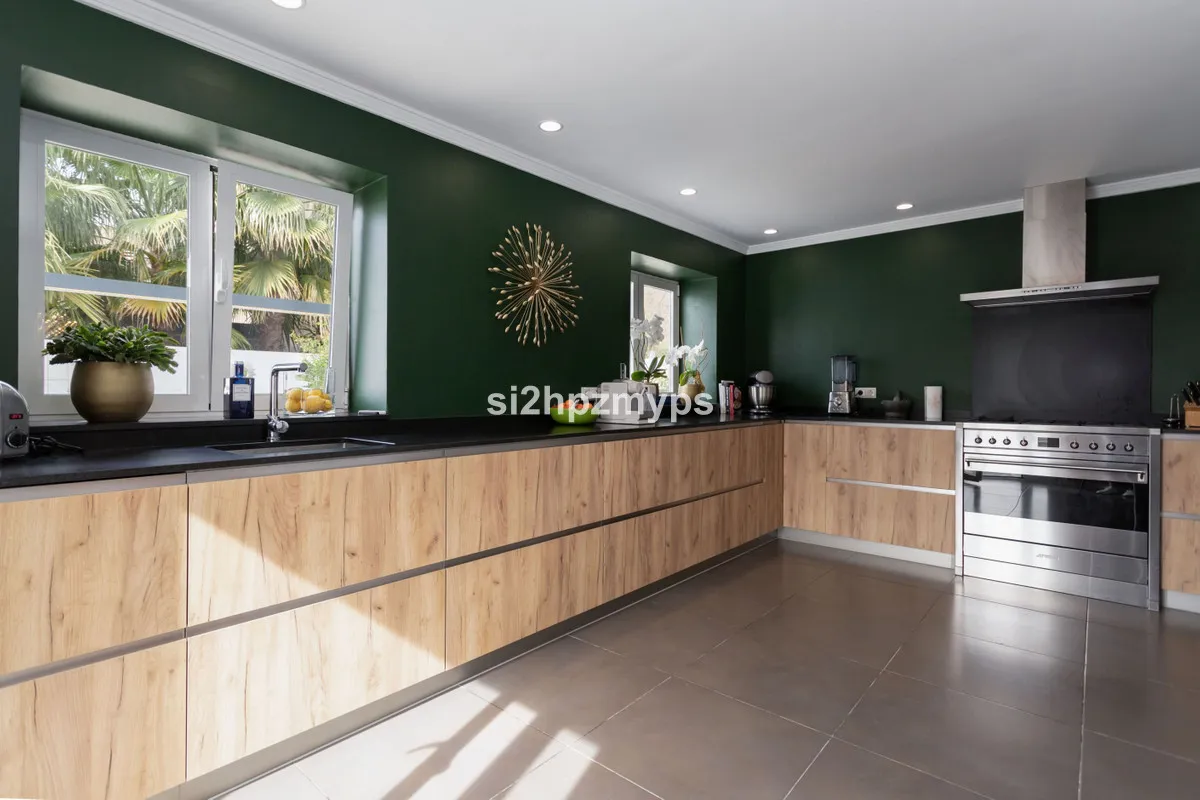 370ab8bd-7861-4dd0-b150-ebe8ca13ea1c