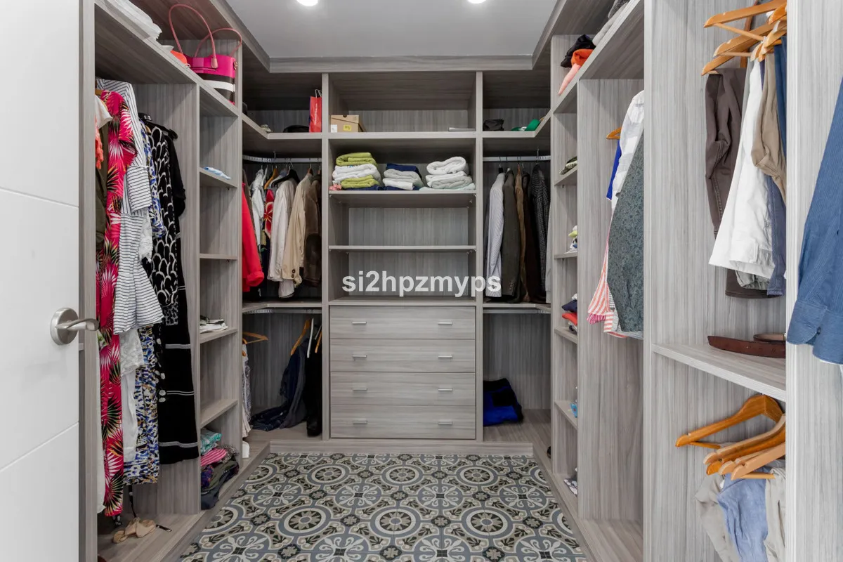 4913c674-a543-4fcb-9047-7b7b75f0770b