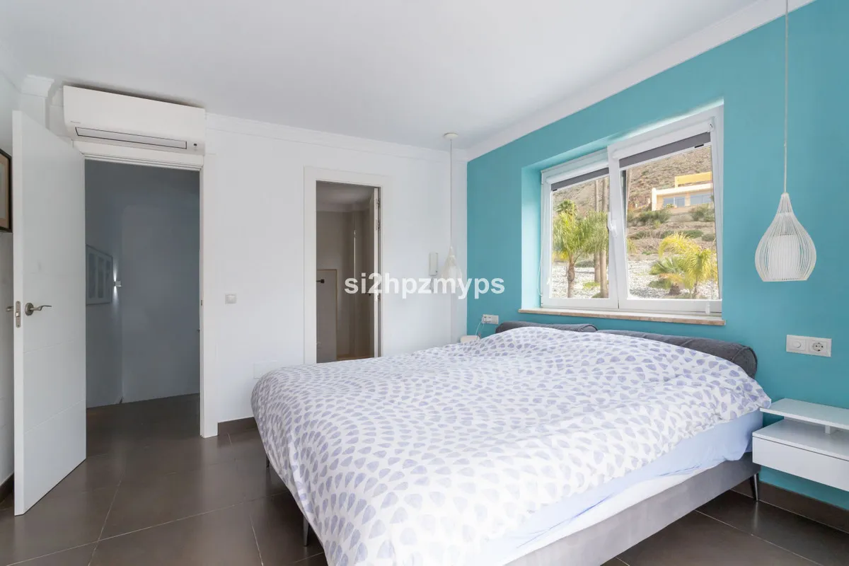 749dc1c0-1be7-4649-bff8-a0eae33dd12e