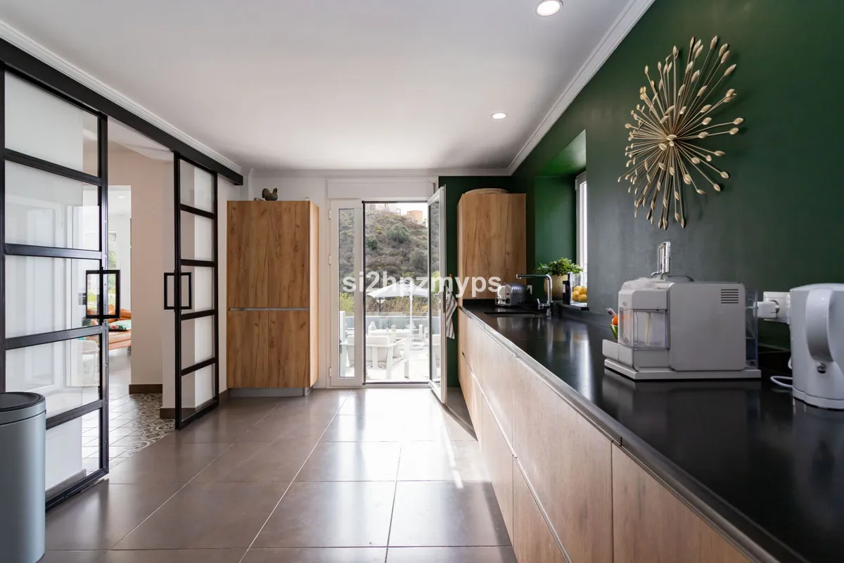 87f1a89b-ccf6-42ea-98d2-15d65571c3d0