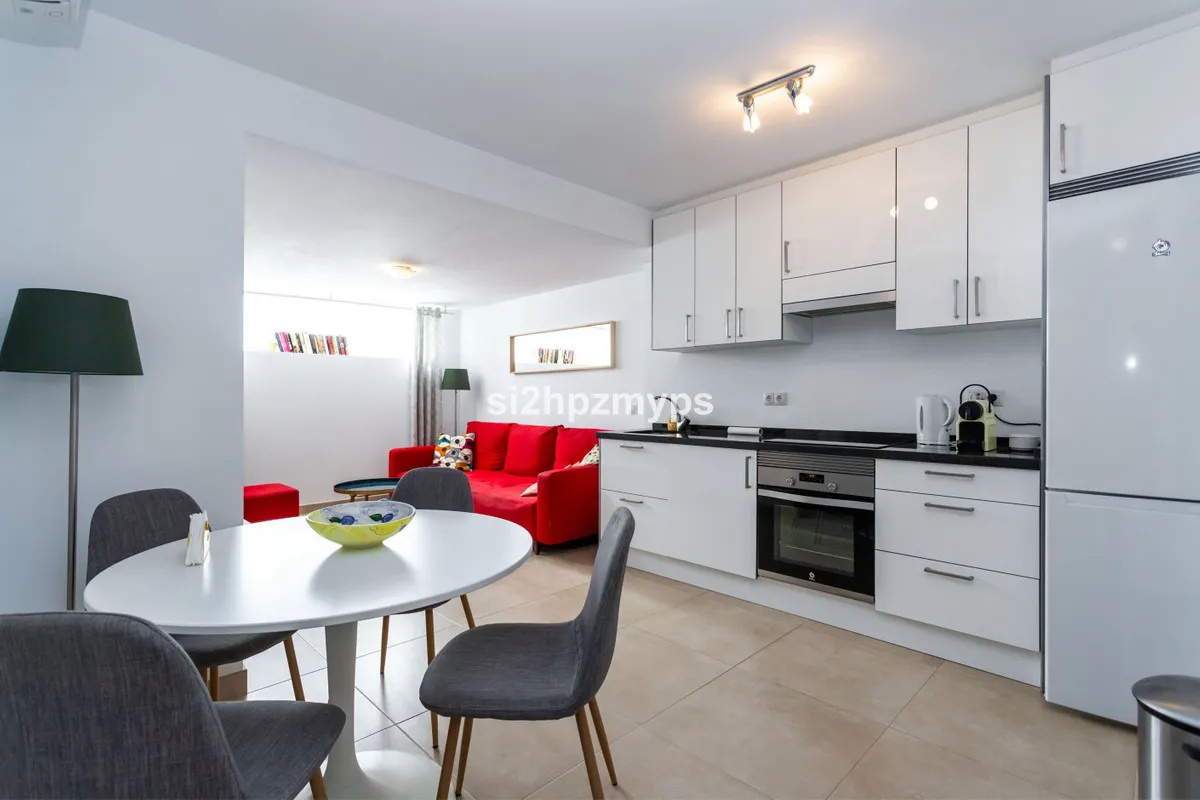 8a7ea643-f611-49d1-82a1-fd3bfd613950