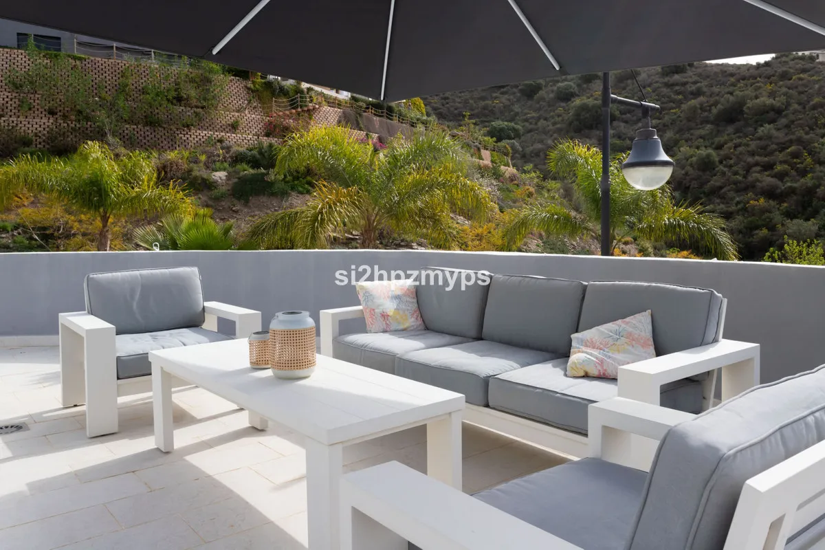 a6cd97a8-239c-4cb4-81a3-6d002b6a8680