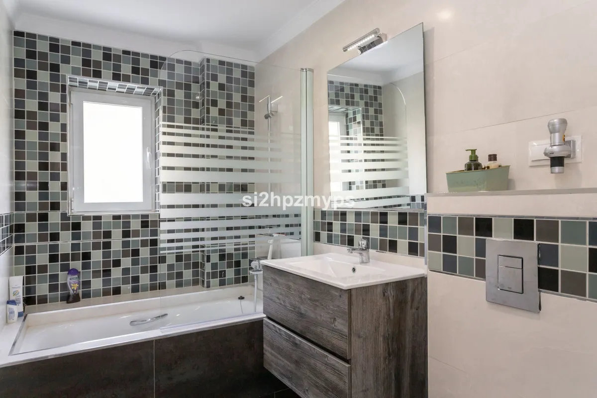 e1a81210-3d0c-4798-8505-e6683779b736