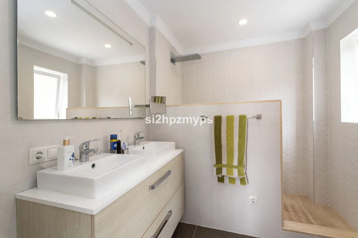 fce1e777-b984-4d9a-8346-05b9f44903f3